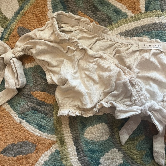 12th tribe Linen Tie Top - Picture 8 of 9